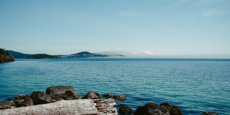 多云与混合云网络连接策略：如何平衡网络安全管理与软件开发效率